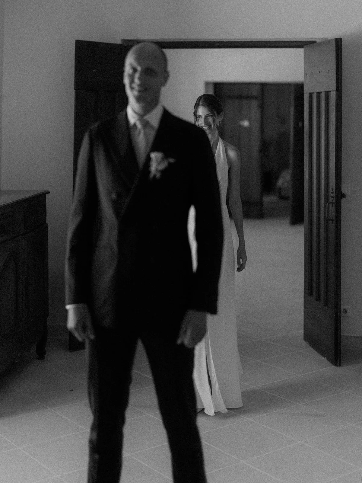 First look de Réka et Malo au Château du Griffon, mariage aux portes du Luberon