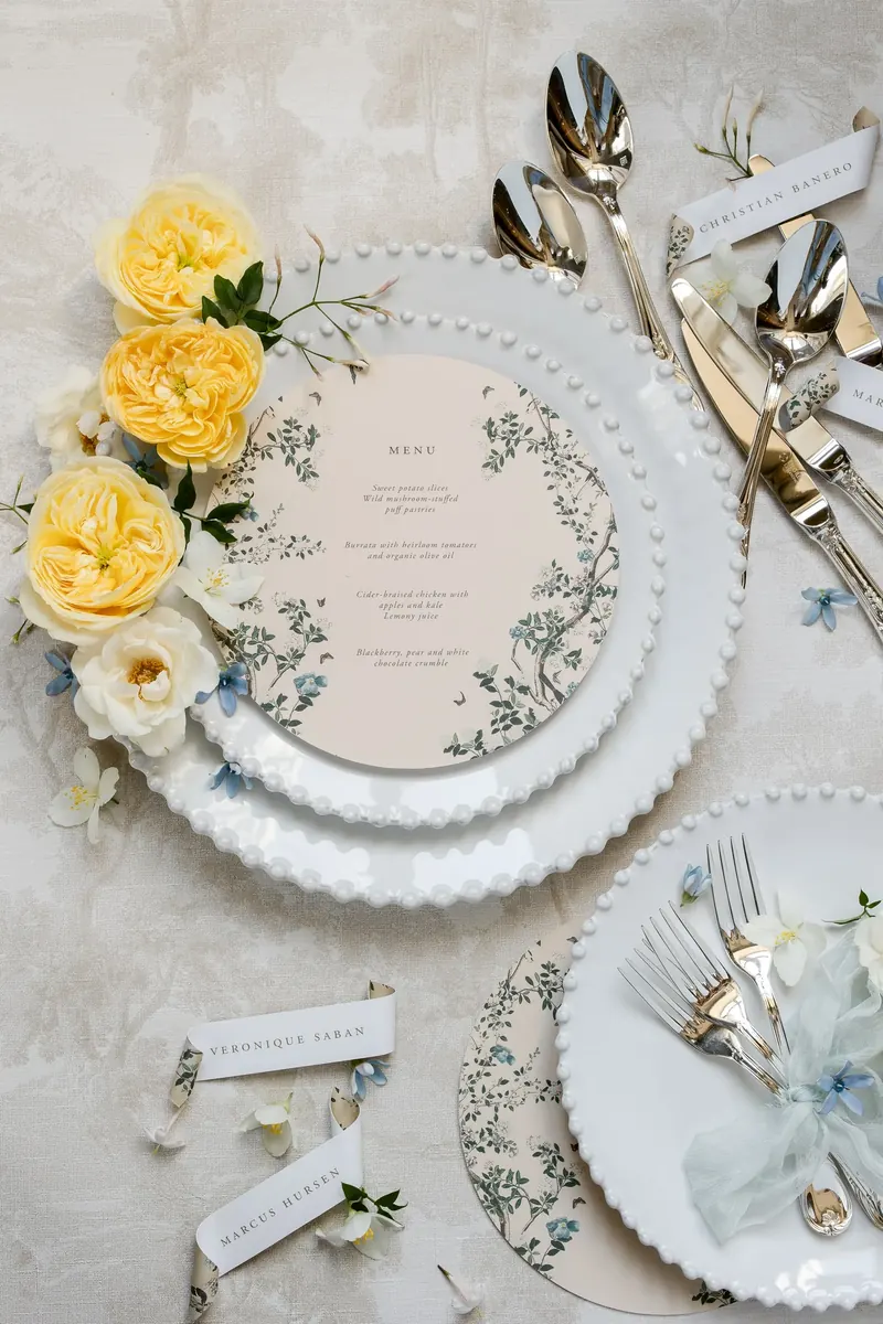 Art de la table et plan de table de mariage au Château de Fonscolombe